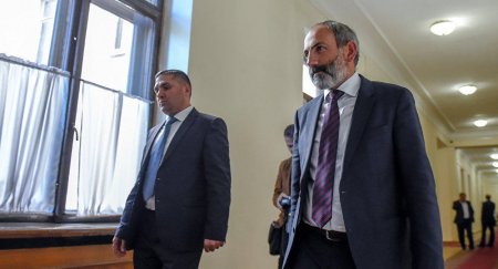 Экс-премьер Армении: На днях Пашинян уйдет в отставку