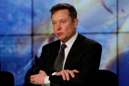 СМИ: Акционеры Tesla подали в суд против компании и Илона Маска