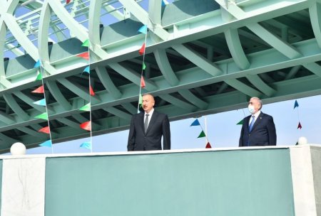 Prezident İlham Əliyev Bakıda yerüstü piyada keçidinin açılışında iştirak edib - YENİLƏNİB