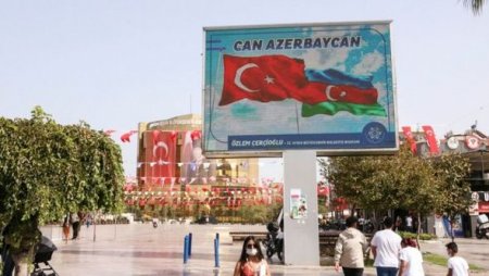 Türkiyədə avtobuslarda “Can Azərbaycan” yazısı - FOTO