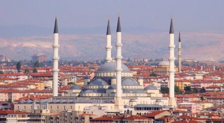 Türkiyədə 400 min insan koronavirusa yoluxdu