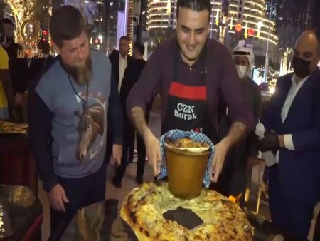 Kadırov məşhur türk aşpazın restoranında - VİDEO