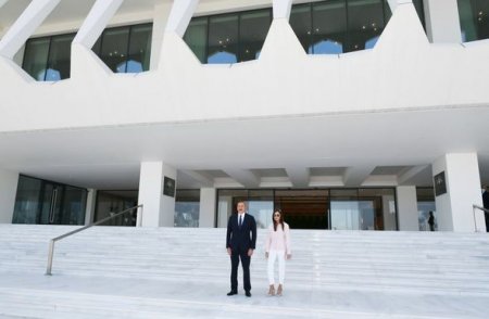 İlham Əliyev və Mehriban Əliyeva “Gülüstan” sarayında yaradılan şəraitlə tanış oldular - FOTO