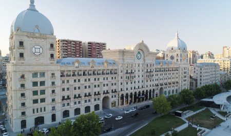 Prezidentlə xanımı yeni hotel açılışında - Fotolar