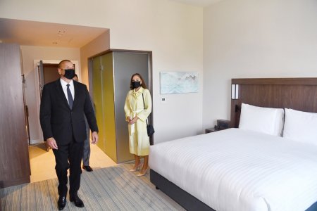 Prezidentlə xanımı yeni hotel açılışında - Fotolar