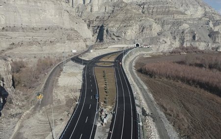 Türkiyəni Qafqaza birləşdirəcək tunel sabah açılır