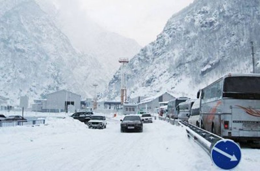 Ermənistan-Rusiya yolu yenidən bağlandı