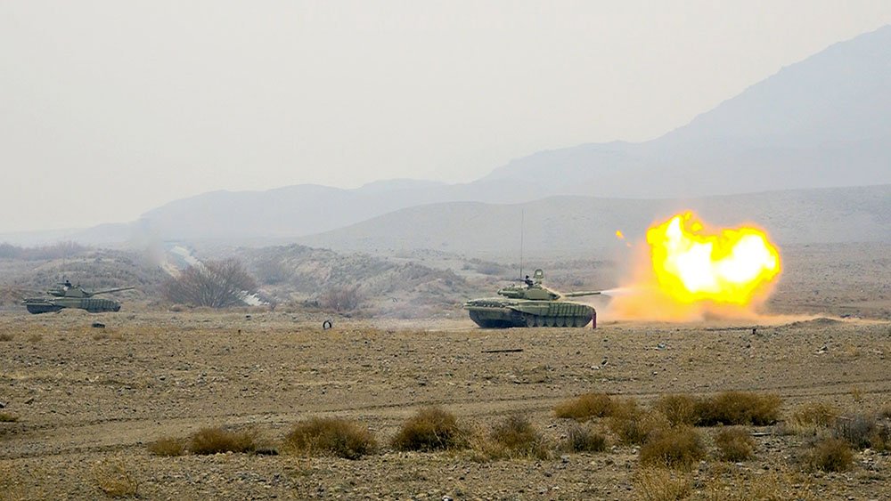 Əlahiddə Ümumqoşun Ordunun Mərkəzi Qərargahı tərəfindən tank bölmələrindən biri qəfil yoxlanılıb - VİDEO