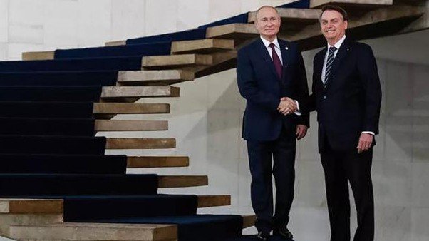 Putinin Braziliya prezidenti ilə görüşü diqqət çəkdi (FOTO)