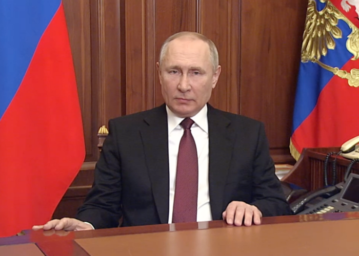 Putin Ukrayna hərbçilərini hakimiyyəti ələ almağa çağırıb
