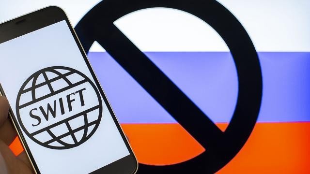Aİ Rusiyanın 7 bankını SWIFT-dən çıxardı