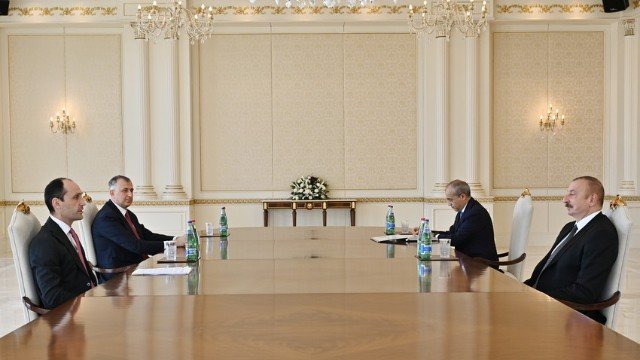 İlham Əliyev gürcüstanlı naziri qəbul etdi