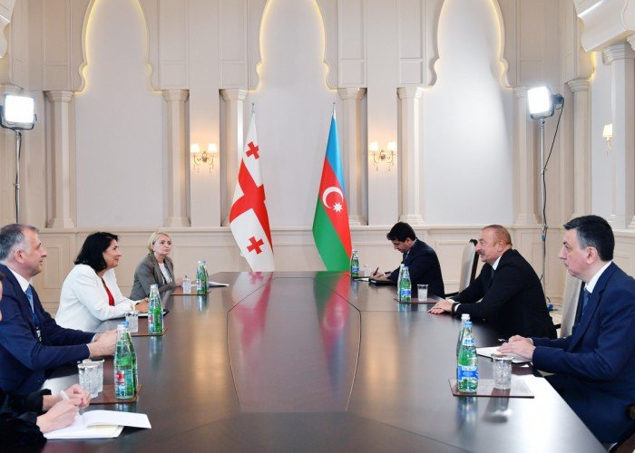 İlham Əliyev Gürcüstan Prezidenti ilə görüşdü
