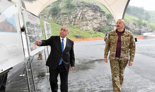 Prezident Göygöldə inşa edilən iki tunelin tikintisi ilə tanış oldu - Fotolar