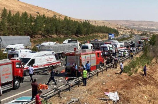 Türkiyədə DƏHŞƏTLİ QƏZA: 15 ölü, 22 yaralı