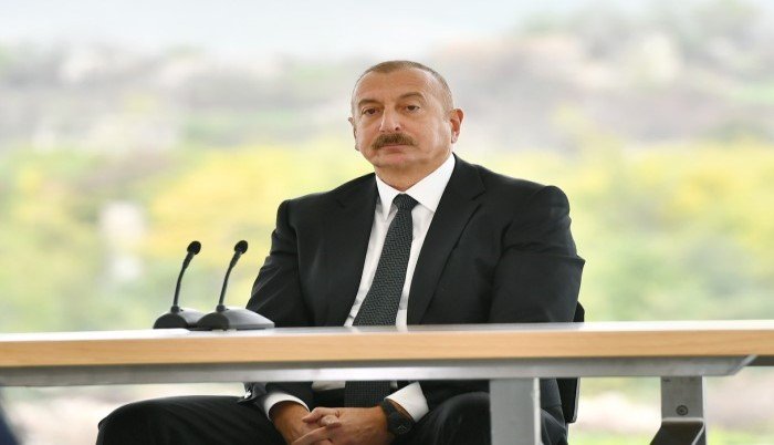 İlham Əliyev rektoru işdən AZAD ETDİ - FOTO