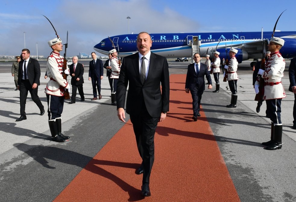 Prezident Bolqarıstana getdi - Fotolar + Yenilənib