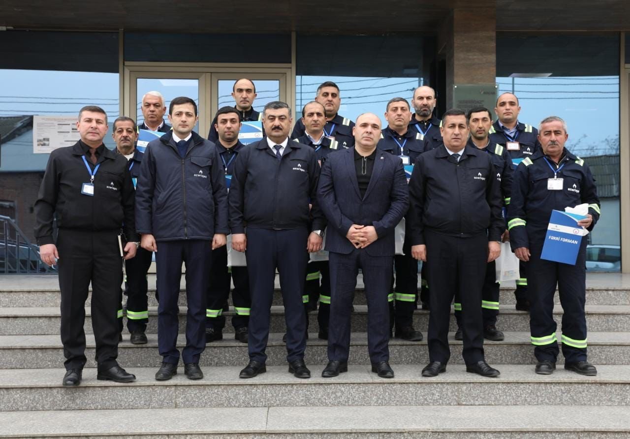 Gəncə Regional qaz istismarı İdarəsinin 11 əməkdaşı təltif edildi