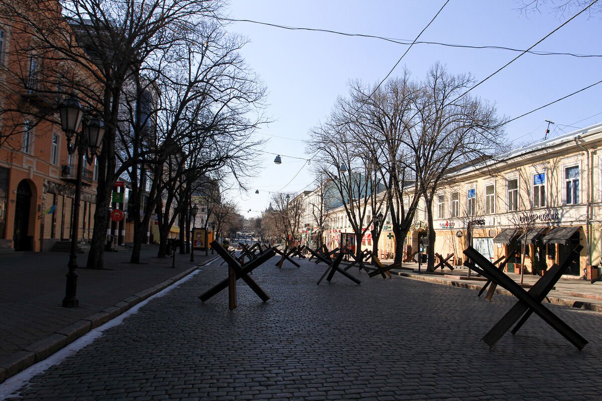 Ukrayna mediası Odessadakı partlayışlardan yazır