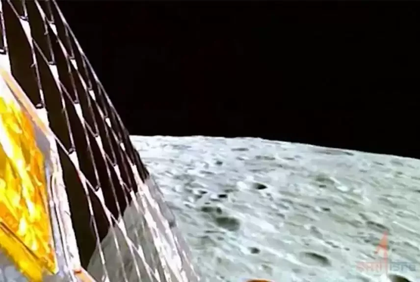Hindistan dünyada ilk dəfə Ayın Cənub qütbünə kosmik gəmi endirdi