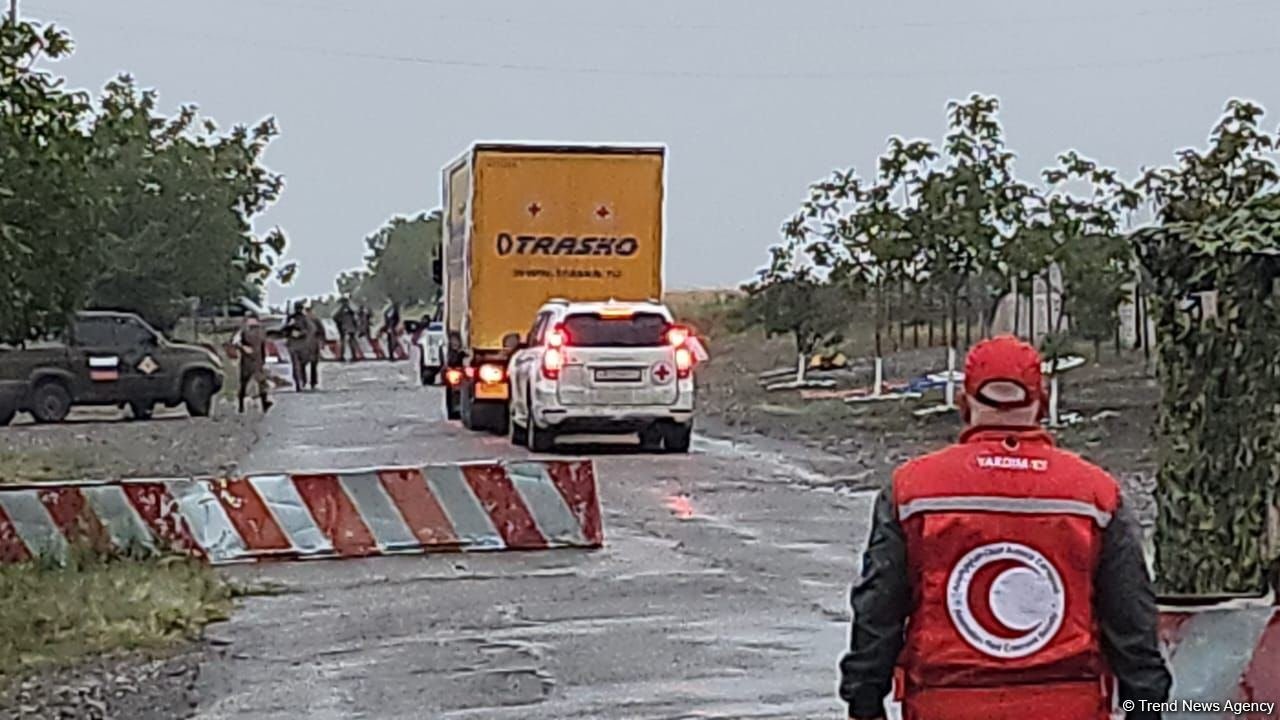 Rusiya QXC tərəfindən göndərilən yükün Xankəndinə keçidi baş tutub  - Video, foto