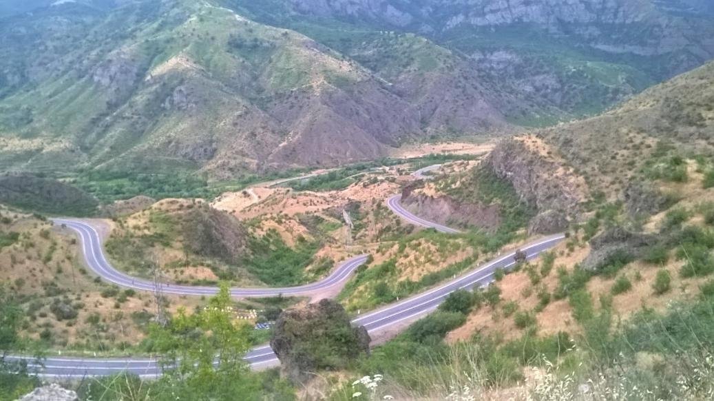 “Orta Dəhliz” layihəsinin həyata keçirilməsi Bakı ilə İrəvanı yaxınlaşdıra bilər