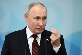 Putin ABŞ-ı hörümçəklə müqayisə edib