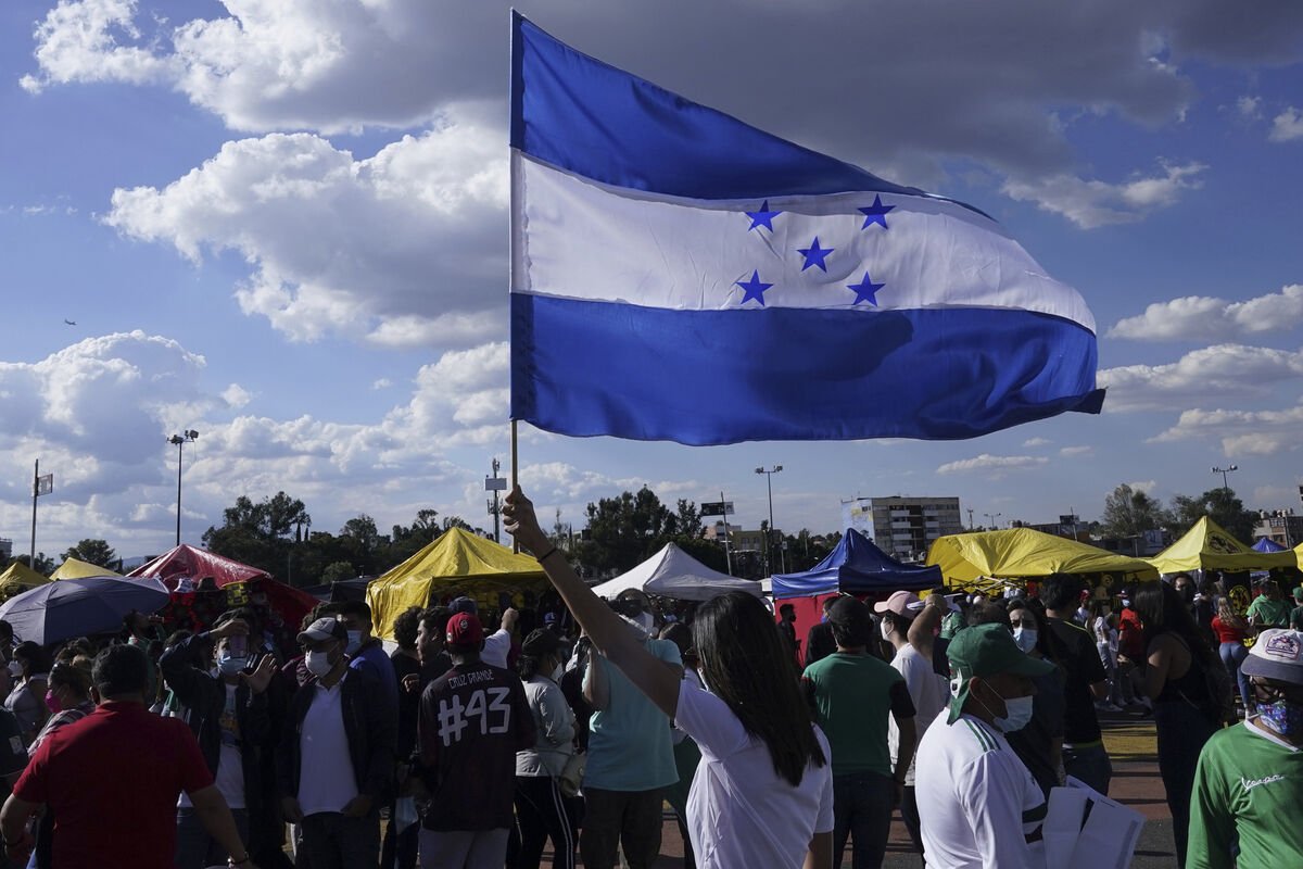 Honduras İsraildən səfirini geri çağırıb