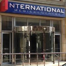 İnternational Medical Center xəstələrin başına oyun açır