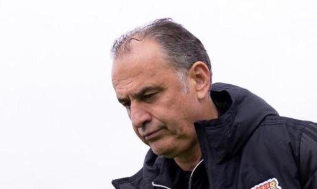 “Neftçi” FK komandanın baş məşqçisi Adrian Mutudan ayrıldığını təsdiqləyib