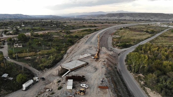 Bakı Zəngəzur dəhlizi layihəsinin həyata keçirilməsindən Ermənistan üçün faydaları qeyd edib