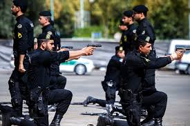 İranda polis bölməsinə silahlı hücum -