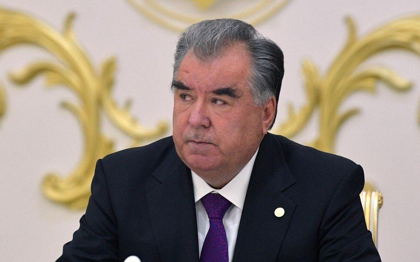 Tacikistan Prezidenti Fəxri xiyabanda Ulu Öndərin məzarını ziyarət edib