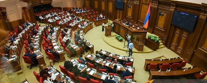 Ermənistan parlamenti hökumətin istefası layihəsinə baxacaq - TARİX