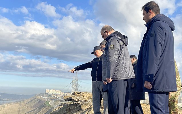 Kəmaləddin Heydərov uçqun təhlükəsi olan ərazidə - Fotolar