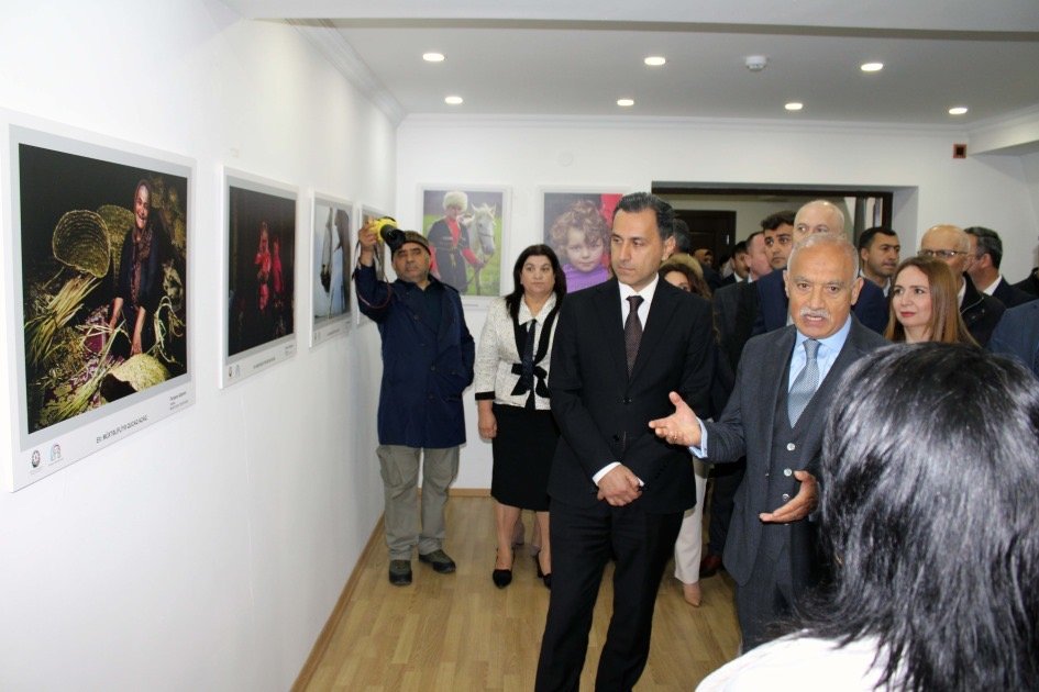 Masallıda “EV: Müxtəlifliyə qucaq açaq” adlı səyyar rəsm və foto sərgisi açılıb