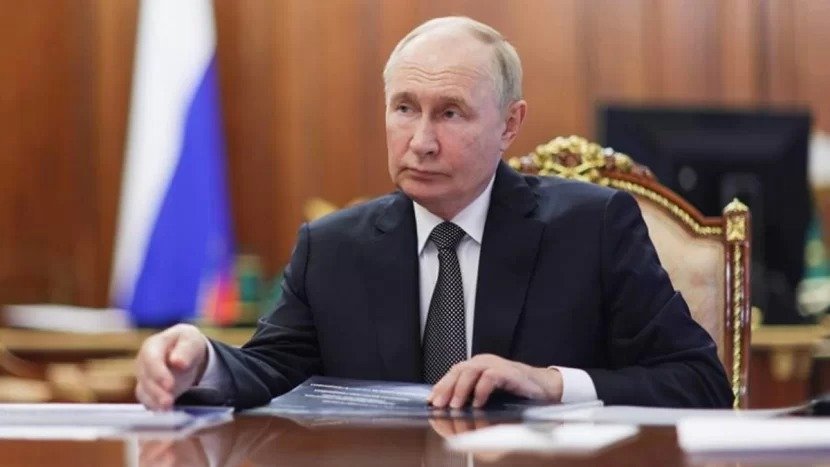 V. Putin Ukraynanı sülhə çağırıb