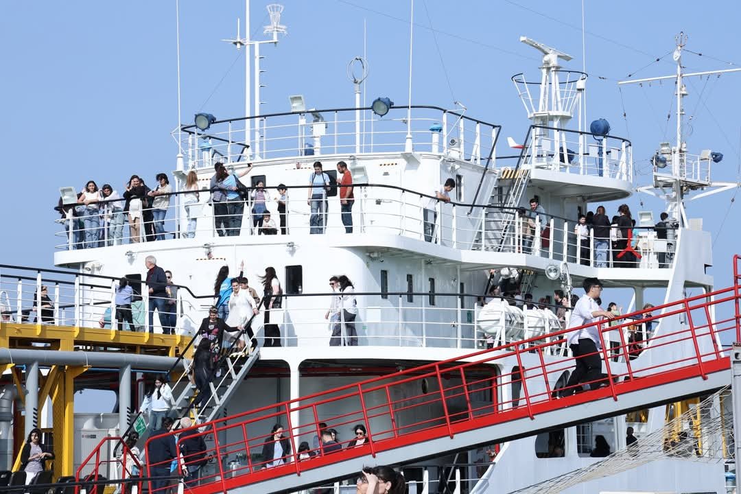 “Suraxanı” gəmi-muzeyində “Rəssam döyüşü” keçirilib