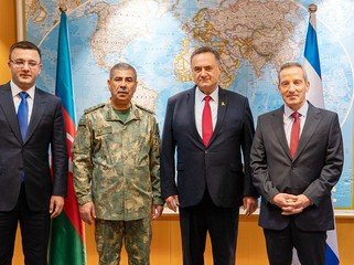 Azərbaycan və İsrailin müdafiə nazirləri hərbi əməkdaşlığın perspektivlərini müzakirə ediblər