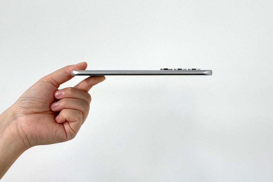 İnsayder Android-də ucuz analoq iPhone 17 Air nümayiş etdirdi