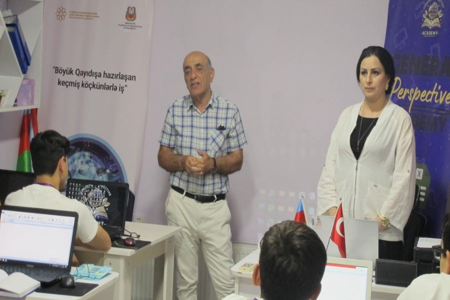 Keçmiş köçkünlərin rəqəmsal bacarıqları artırılır: Bərdə və Mingəçevirdə ilkin qiymətləndirmə / FOTOLAR
