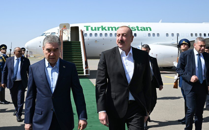 Qurbanqulu Berdiməhəmmədov Füzuli rayonuna gəlib, Prezident İlham Əliyev qarşılayıb