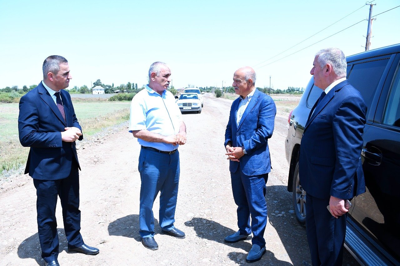 Masallı rayonunun bir sıra küçə və kənd daxili yollarında təmir-bərpa işləri aparılır
