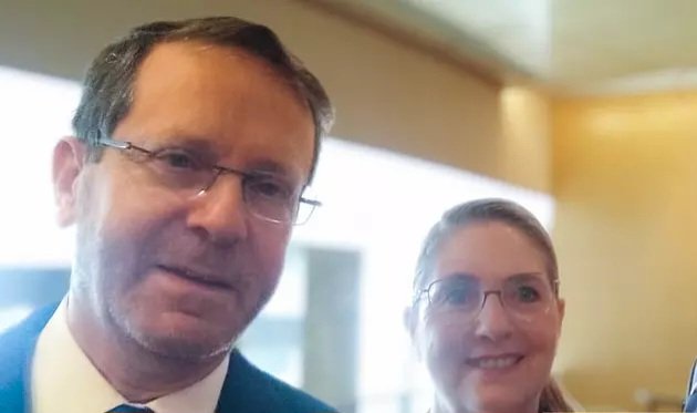 İsrail prezidenti Qəzza zolağında hərbçilərlə görüşüb