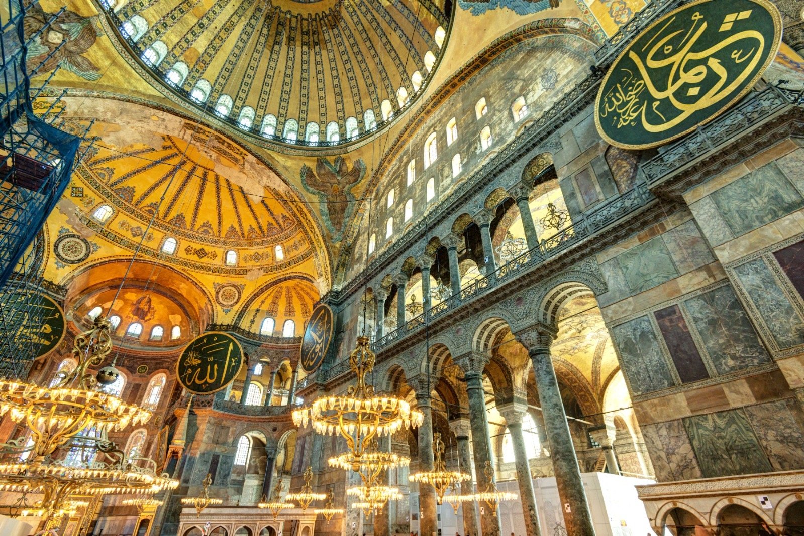 İstanbulda hər dayanacaq unudulmaz bir səyahətdir