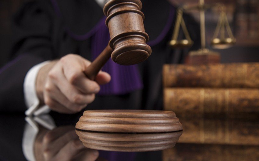 Gəncədə dayısı və arvadını bıçaqlamaqda təqsirləndirilən şəxs 19 il azadlıqdan məhrum edilib