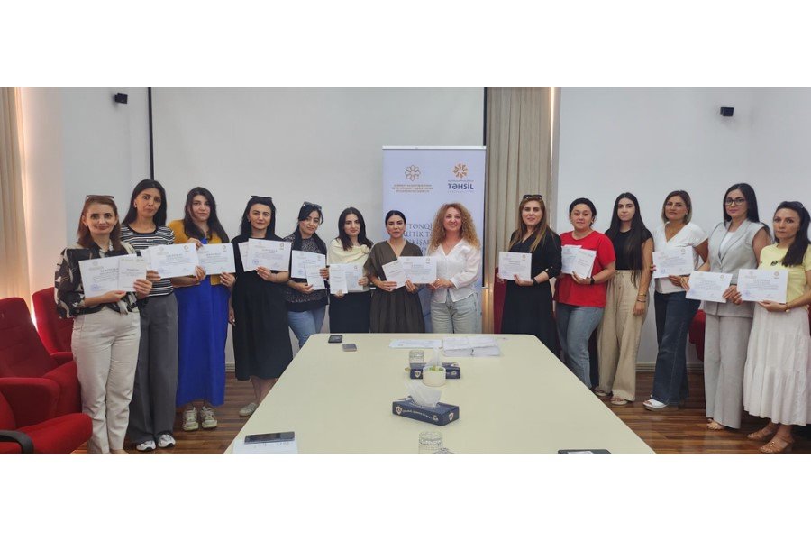 Layihə çərçivəsində çap olunan metodik vəsaitin təqdimatı keçirilib - FOTOLAR