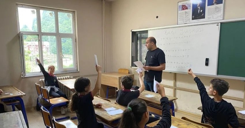 Türk məktəblərində yeni qaydalar qüvvəyə minir