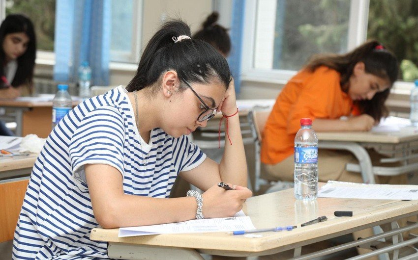 Ötən il kollec və universitetlərdə təhsil alan qadınların sayı kişilərin sayından çox olub