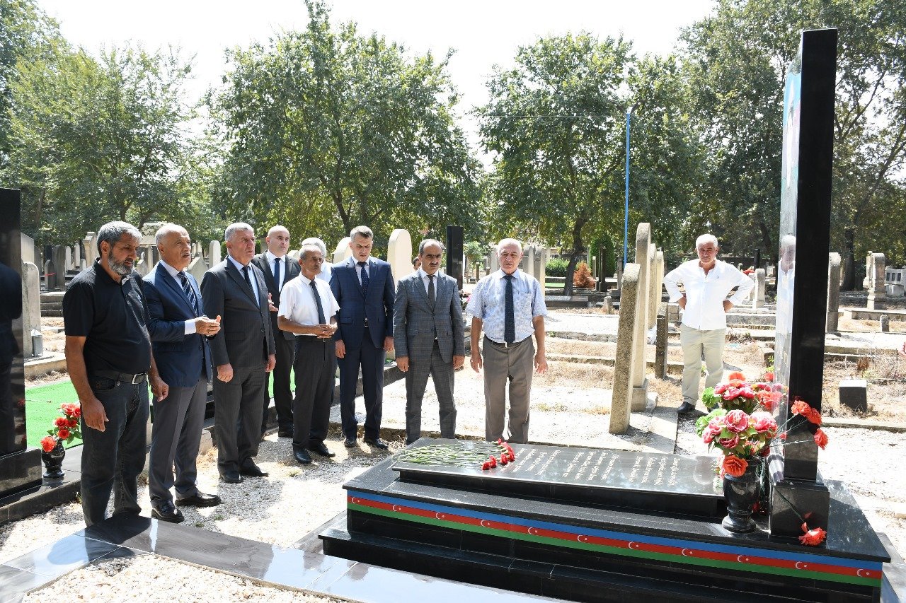 Masallıda rayon rəhbəri Qızılağac kəndində şəhid məzarlarını ziyarət etdi